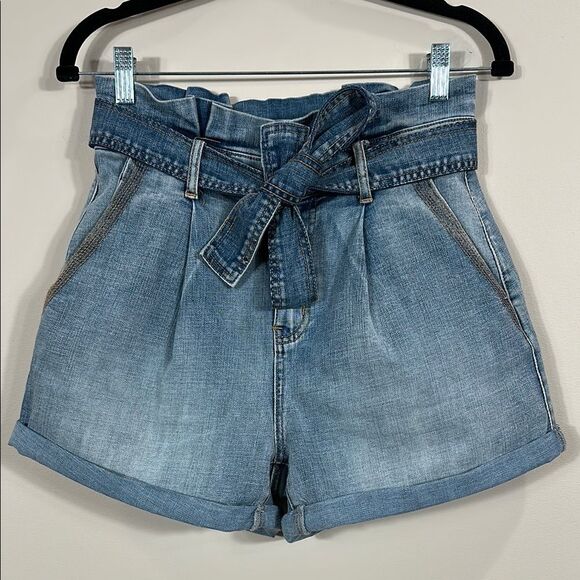 Chelsea & Violet Cuffed Hem Tie Waist Bow Pleated Denim Jean Shorts Women 27 - Picture 1 of 8